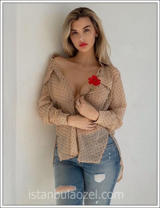 Online Eğitim Alan Üniversiteli Escort